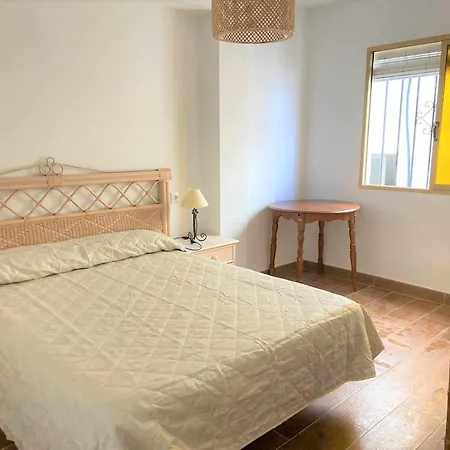 Center Of * 埃斯特波纳